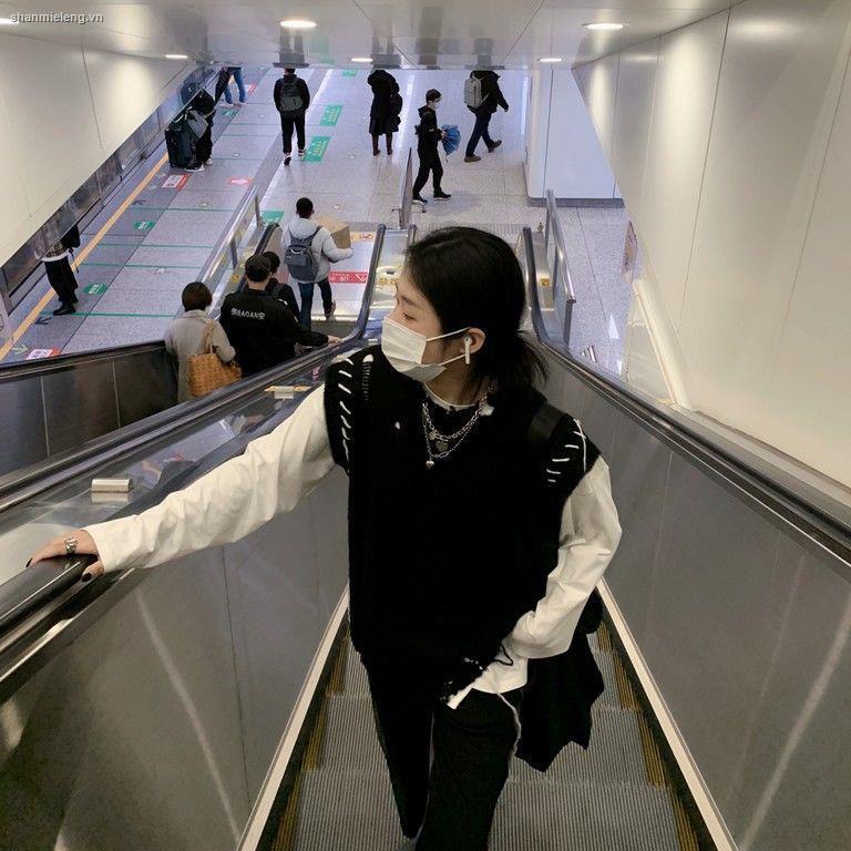 Set áo thun dài tay và áo khoác len không tay màu đen thiết kế thời trang cho nữ (có bán lẻ)