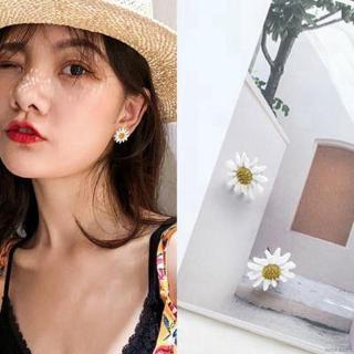 Khuyên tai hoa cúc kiểu dáng Hàn Quốc dành cho nữ