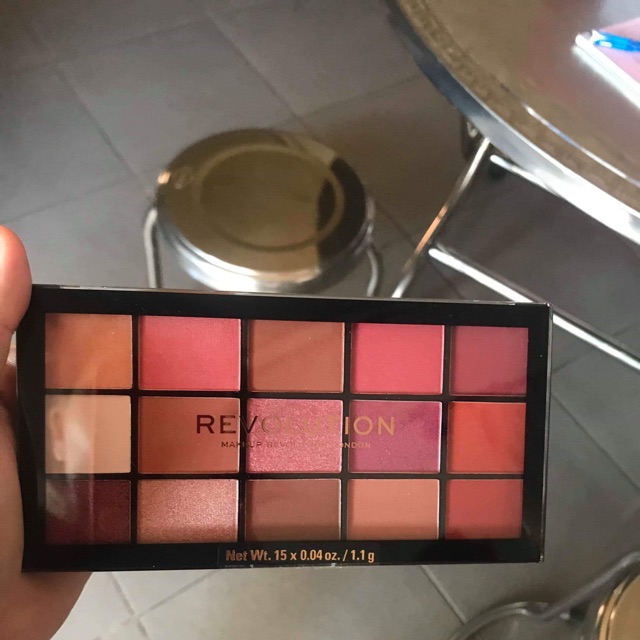 Bảng màu mắt và puff