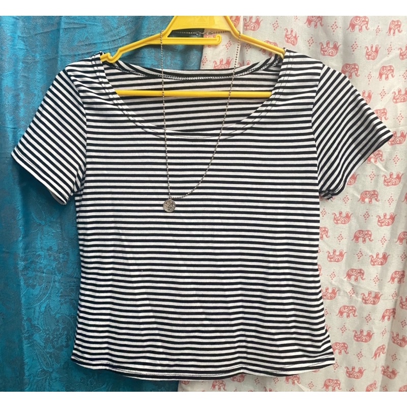 Áo croptop sọc ngang trắng đen phong cách - 2hand xnk Hàn Nhật Trung Mỹ- 989100