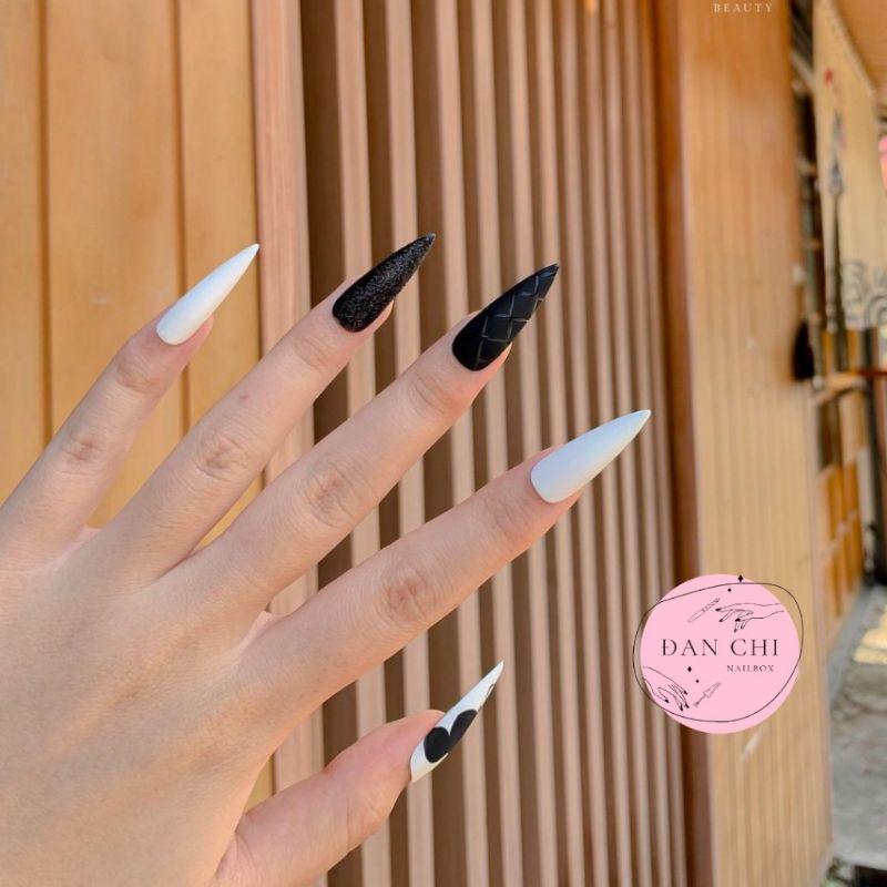 NailBox móng úp thiết kế sẵn Mẫu Đen Trắng Nhám