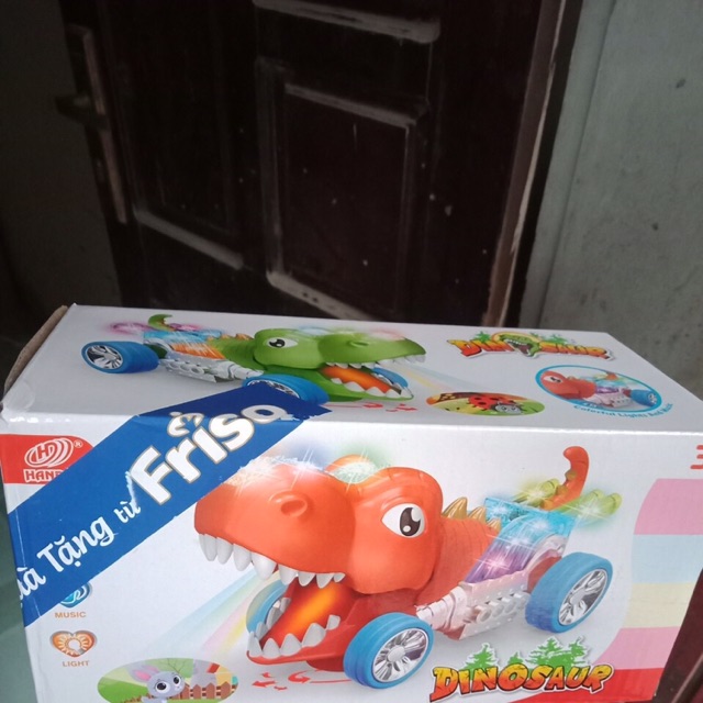Đồ chơi xe khủng long Friso , Quà tặng từ sữa Friso, Đồ chơi an toàn cho bé, xe khủng long có đèn và nhạc an toàn chi bé