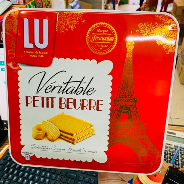 Hộp bánh LU quy bơ Veritable Petit Beurre hộp thiếc ( 3 x 200g ) date 12/2020 có kèm túi xách quà