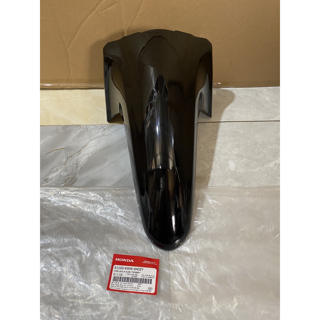 Chắn bùn A trước - Dè HONDA WAVE S110 năm 2011 màu Đen. (61100KWW640ZY)