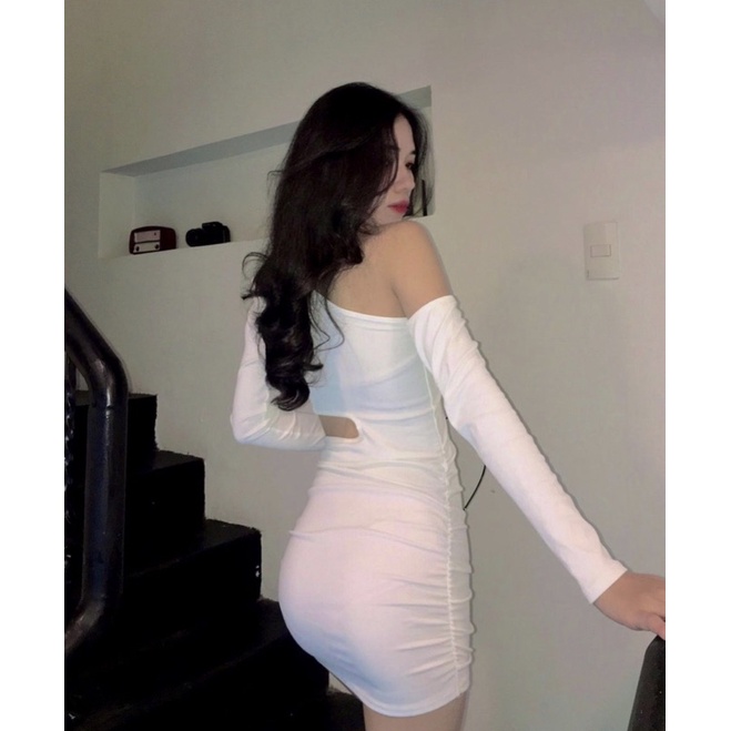Váy body khoét chất thun dày dặn và co dãn tốt