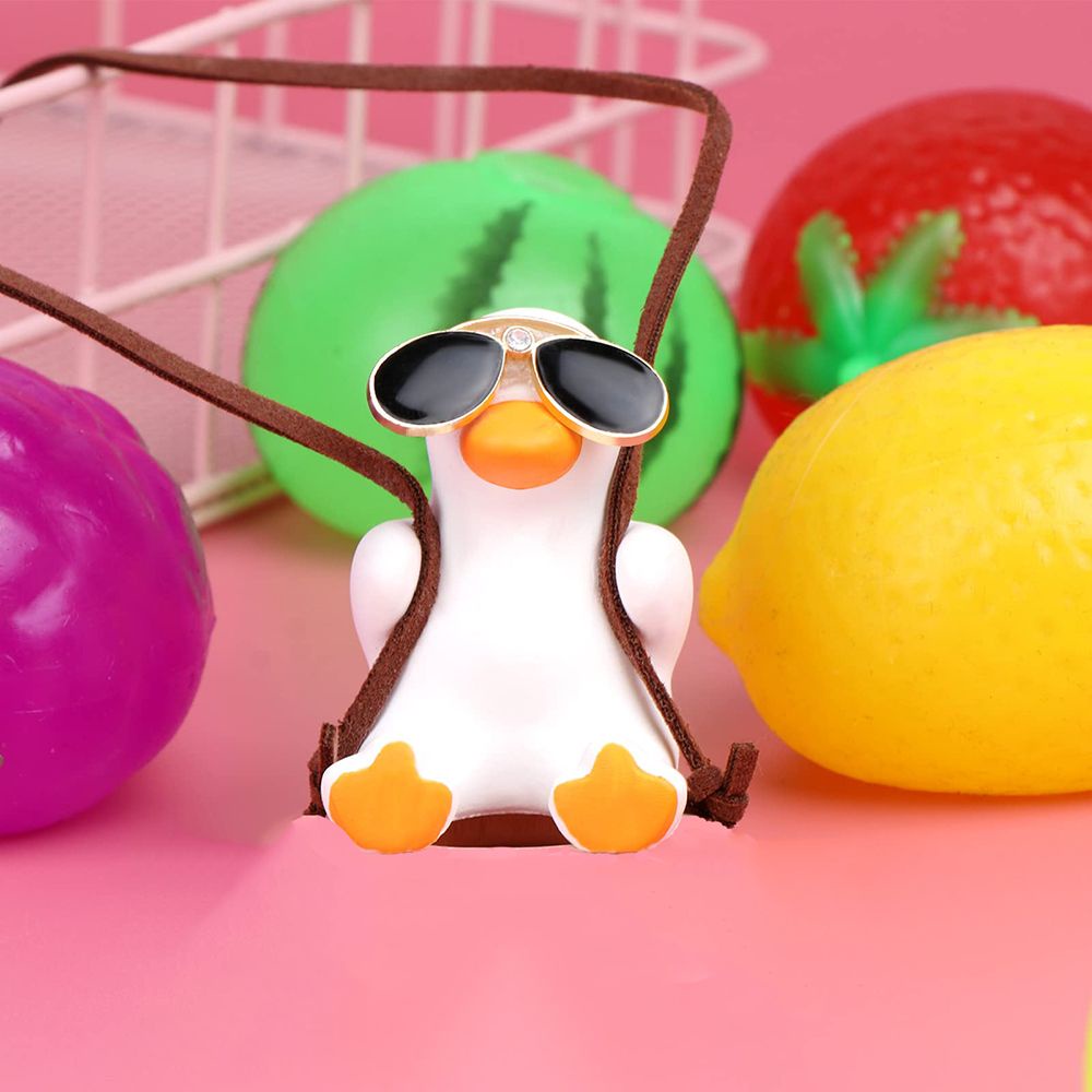 Phụ kiện treo trang trí xe hơi hình chú vịt dễ thương ngộ nghĩnh