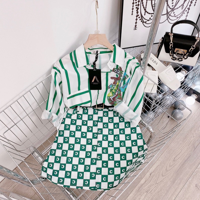 SÉT SƠ MI XANH KHỦNG LONG MIX CHÂN VÁY KẺ KÈM ĐAI