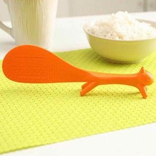 Muỗng xới cơm hình con sóc tiện dụng 2019