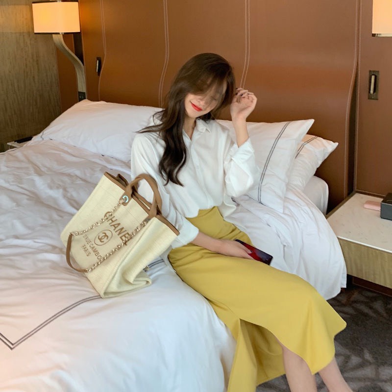 Áo sơ mi nữ xẻ tà vạt chéo tông màu hot summer 2022