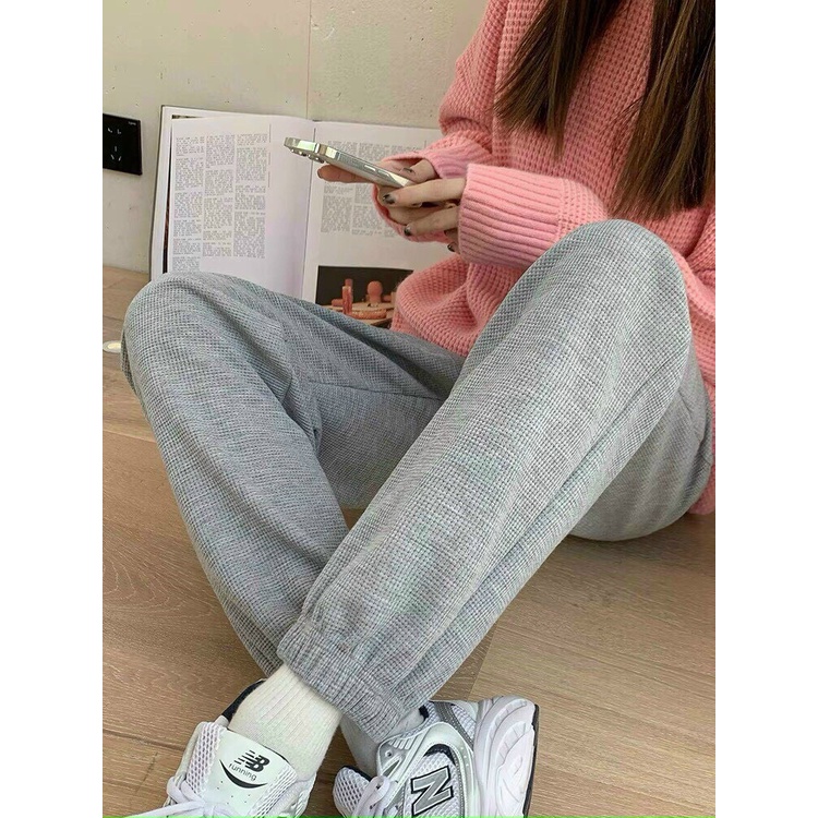 Quần bầu jogger bo gấu chất tổ ong  thêu chữ - Quần bầu jogger thể thao unisex dày dặn phong cách Ulzzang