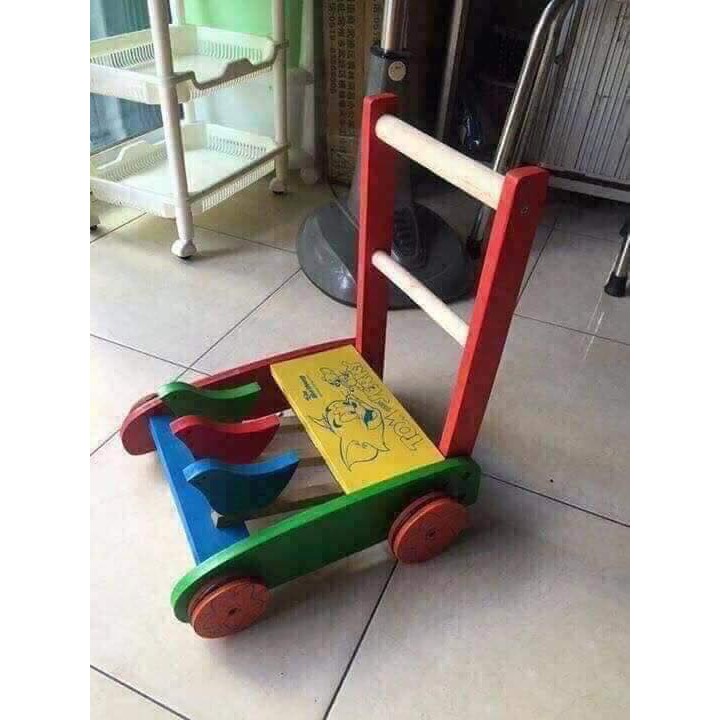 Xe gà tập đi cho bé