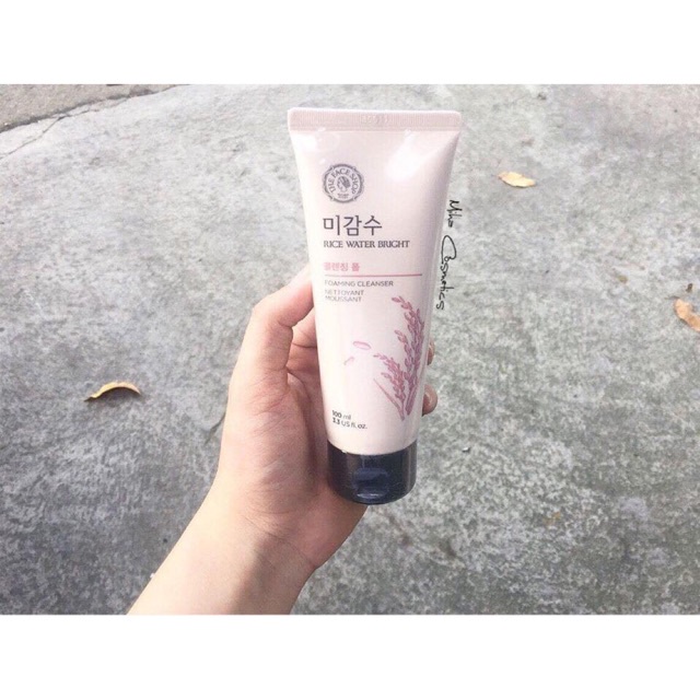 Sữa rửa mặt trắng da The Face Shop Hàn Quốc Rice Water Bright Facial Foam Cleanser 150ml cấp ẩm không có hạt.
