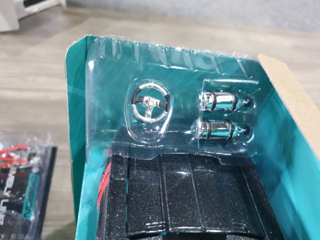 Mô hình Tự Lắp Ráp : Chevrolet Camaro SS tỉ lệ 1/24 hãng Maisto sản xuất
