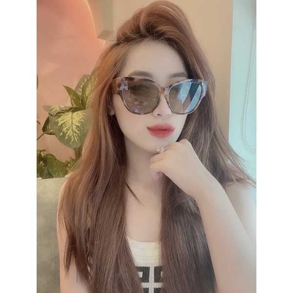 Kính HM M587 có mail mua hàng của web