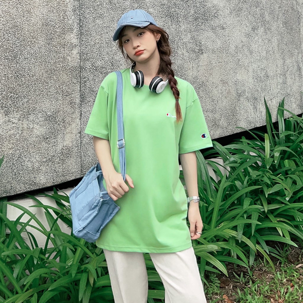 Áo Thun Champion Màu Xanh Lá Cây Nhạt Thêu Chữ Màu Trắng Chất Liệu 100% Cotton Thoáng Mát Form Rộng Thoải Mái
