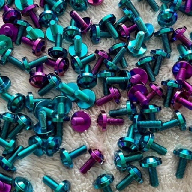 ỐC TITAN 6li15 , 6li20 DÙ TO DÀY THÔNG DỤNG GẮN DÀN ÁO , DÈ TRƯỚC SAU , ỐP PÔ , HỘP XÍCH , BAGA TẤT CẢ DÒNG XE