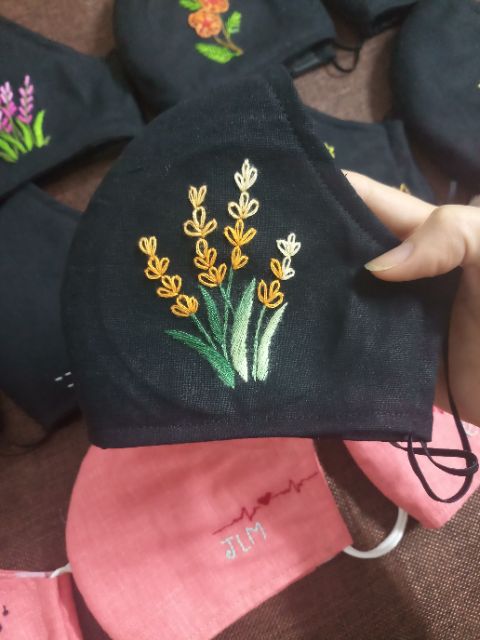 Khẩu trang thêu handmade | BigBuy360 - bigbuy360.vn