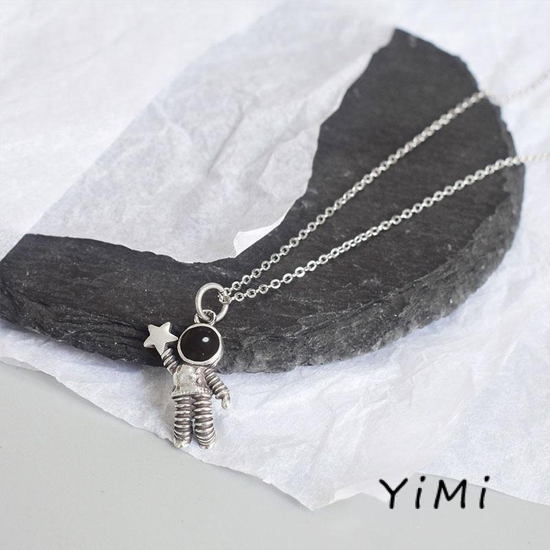 Vòng cổ thời trang phi hành gia