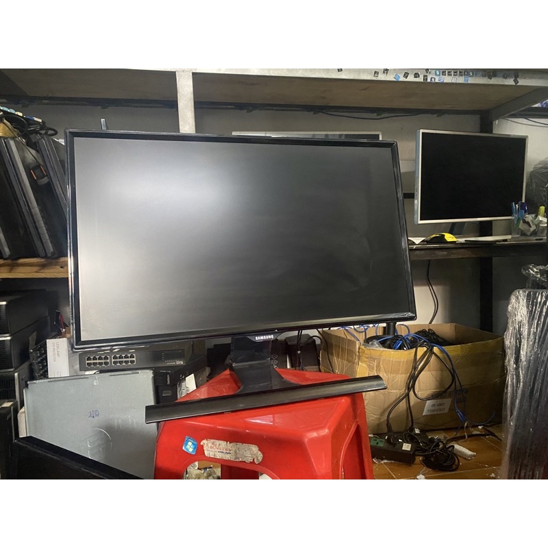 MÀN HÌNH 24 INCH LED FULL HD , GÓC NHÌN ĐẸP ,MÀU TRẮNG CÓ HDMI