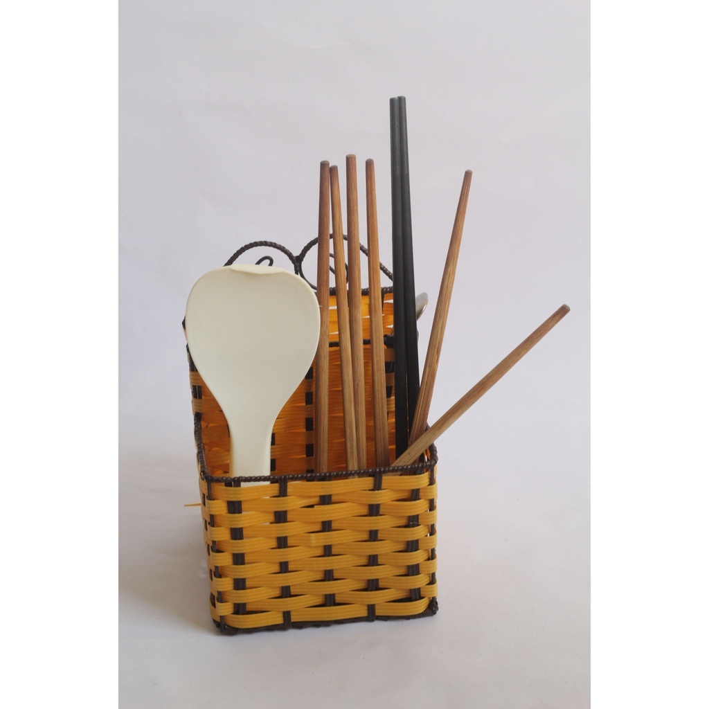 Ống đựng cắm đũa thìa muỗng kem bàn chải đánh răng dao kéo đan mây 2 ngăn