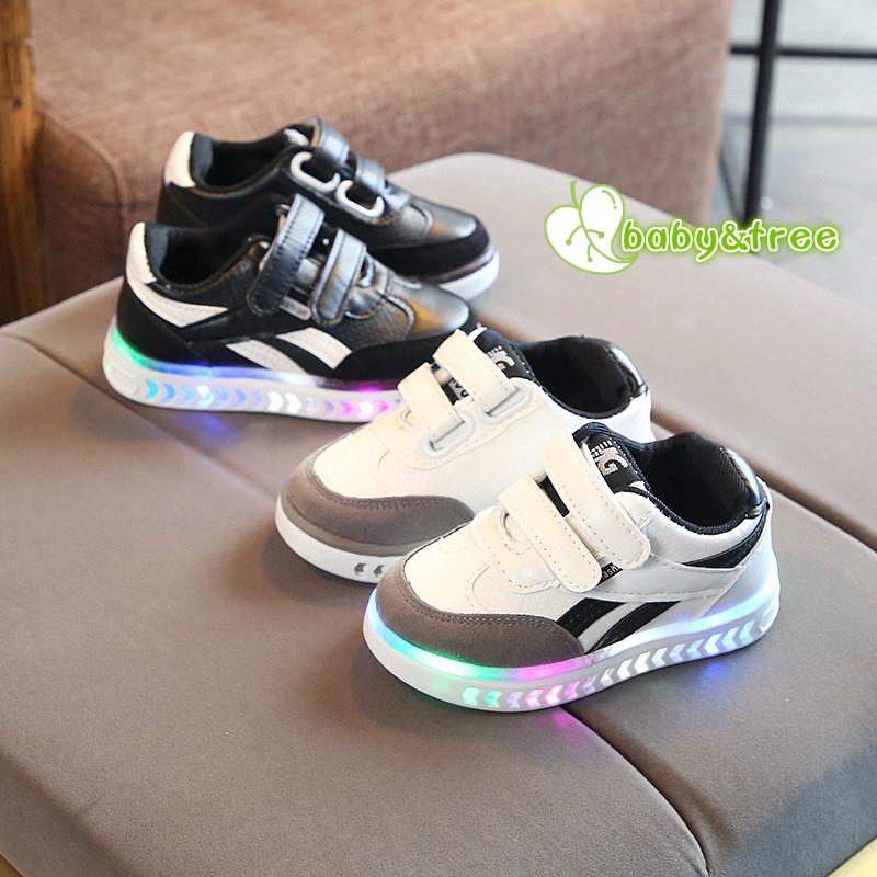 Giày thể thao có đèn LED xinh xắn cho bé