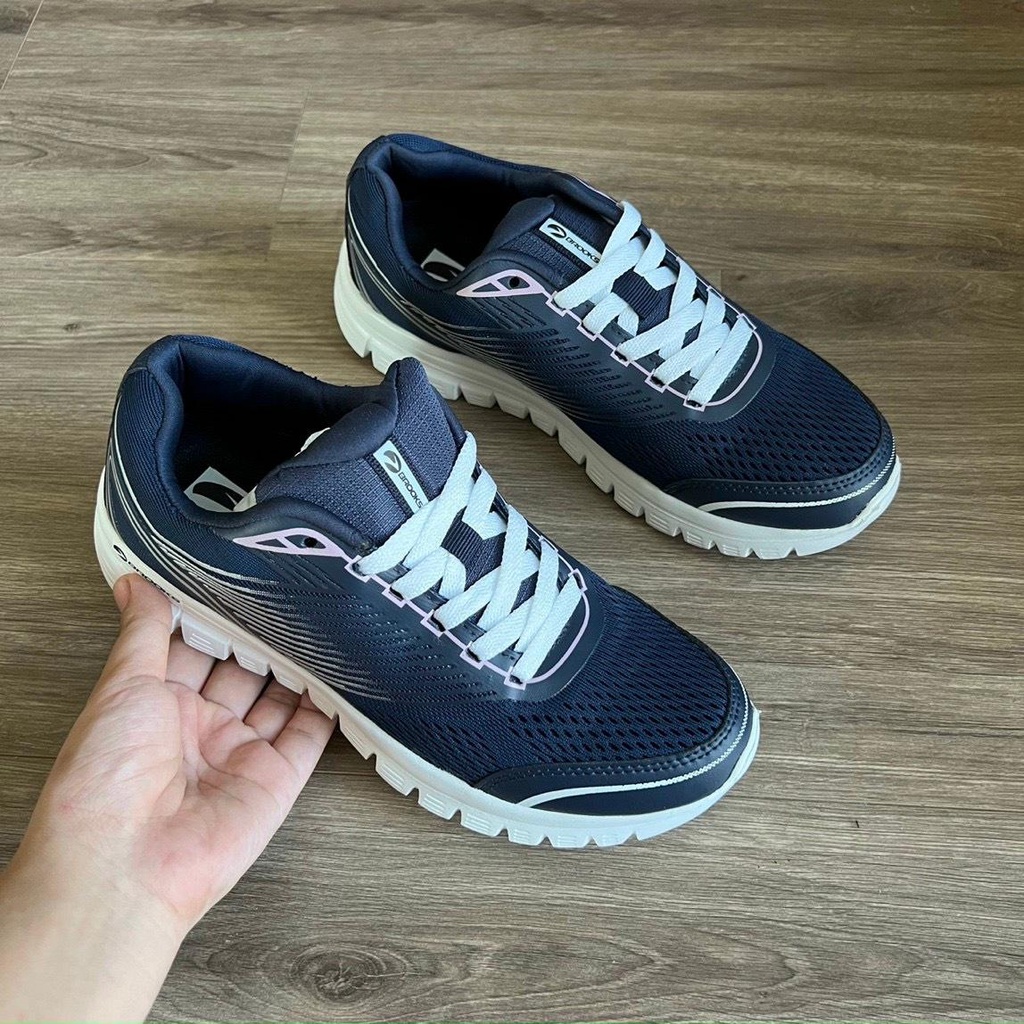 Giày chạy Brooks xuất mỹ