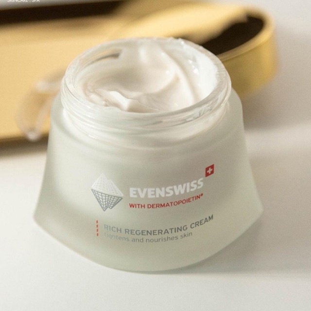 Kem dưỡng chuyên sâu phục hồi da nám Evenswiss rich regenerating cream - Hàng chính hãng
