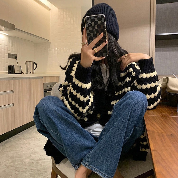 Áo khoác len cardigan họa tiết sọc trắng đen phong cách Hàn Quốc thời trang cho nữ