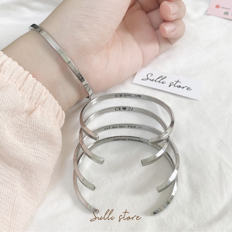 Vòng tay CUFF khắc tên theo yêu cầu không rỉ Sulli store