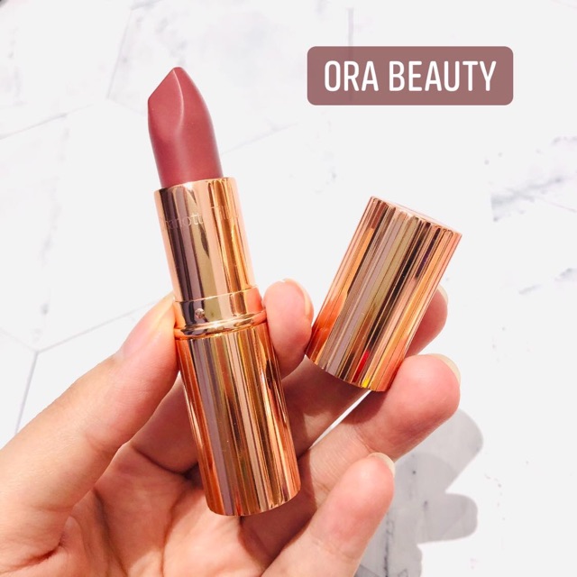 SON LÌ #CHARLOTTE TILBURY MATTE REVOLUTION LIPSTICK IN VERY VICTORIA (TAUPE NUDE)