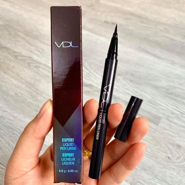 Bút Kẻ Mắt Nước VDL exper liquid pen liner (Black)   ➡️➡️➡️Loại này cực kì dễ kẻ nhé . các bạn chưa biết kẻ mắt hoặc mớ