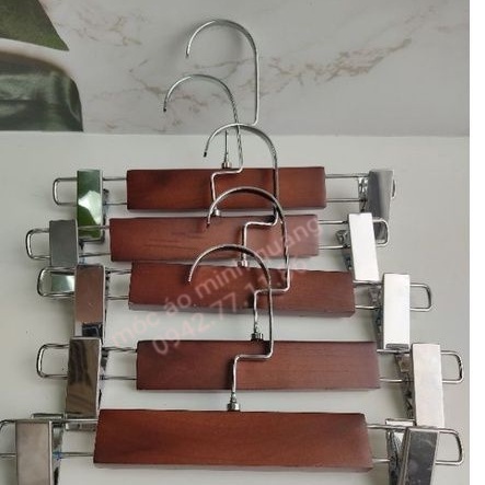 KẸP QUẦN BẰNG GỖ MÀU NÂU-ĐẦU KẸP INOX SÁNG-DÀNH CHO SHOP THỜI TRANG-MÓC KẸP QUẦN ÁO NGƯỜI LỚN-MẮC ÁO GỖ