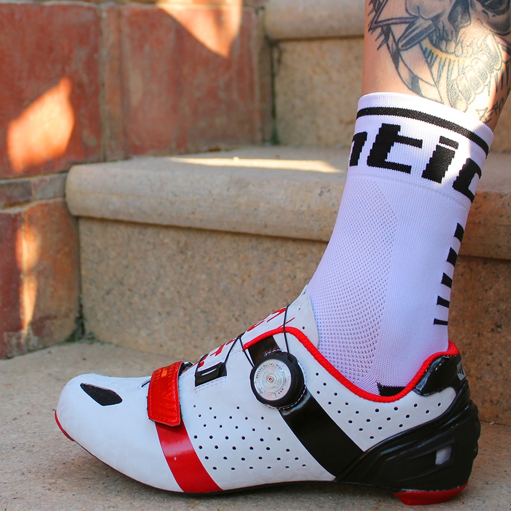 Santic Vớ thể thao chống thấm mồ hôi thoáng khí phù hợp cho nam nữ 6C09054