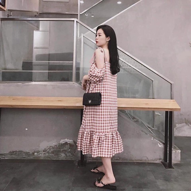 Váy caro hồng