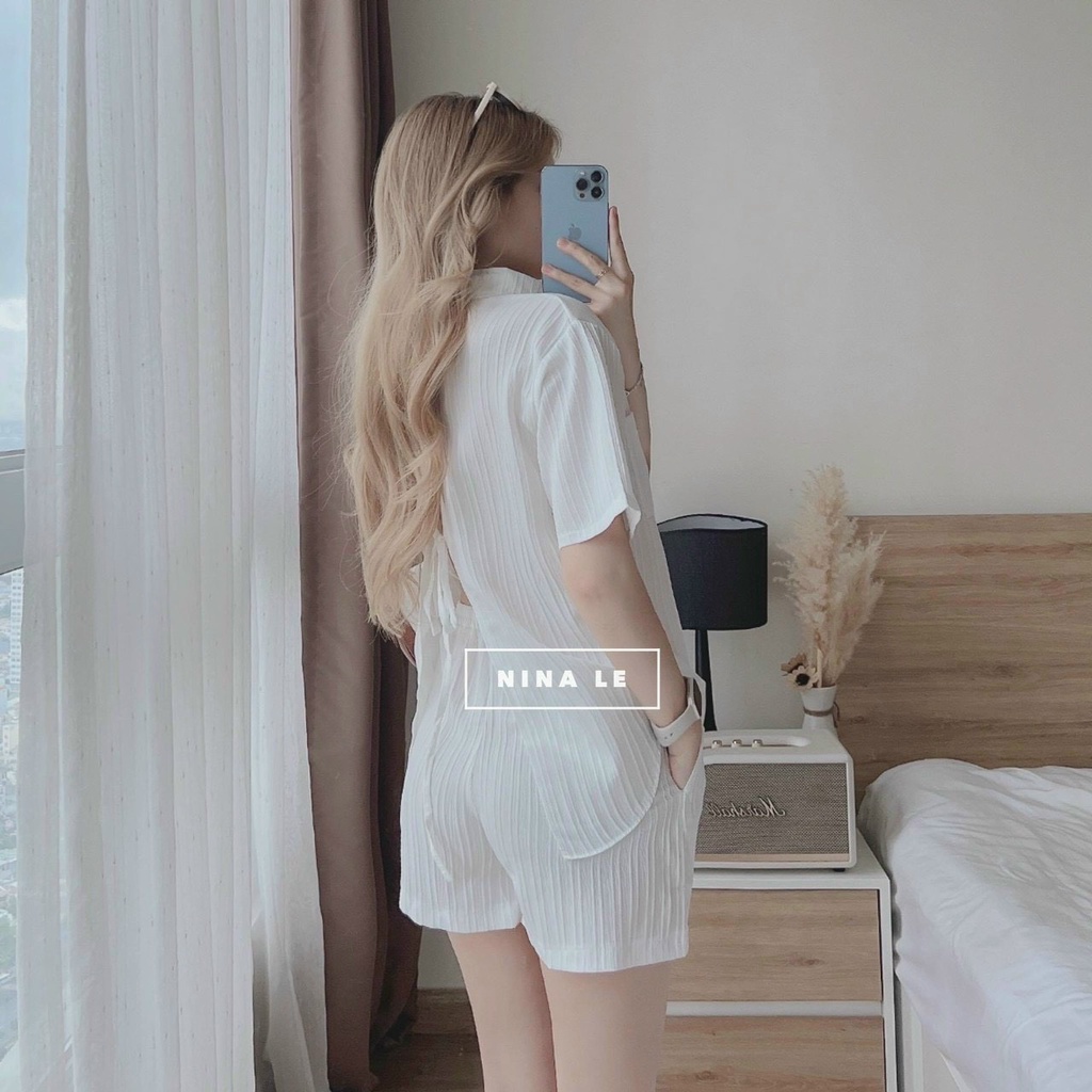 Set bộ đũi xốp sơ mi tay ngắn hở lưng thắt nơ, Phong cách năng động phù hợp đi chơi dạo phố