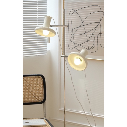 Đèn sàn vintage Bauhaus trắng hai chao đèn phong cách Bắc Âu