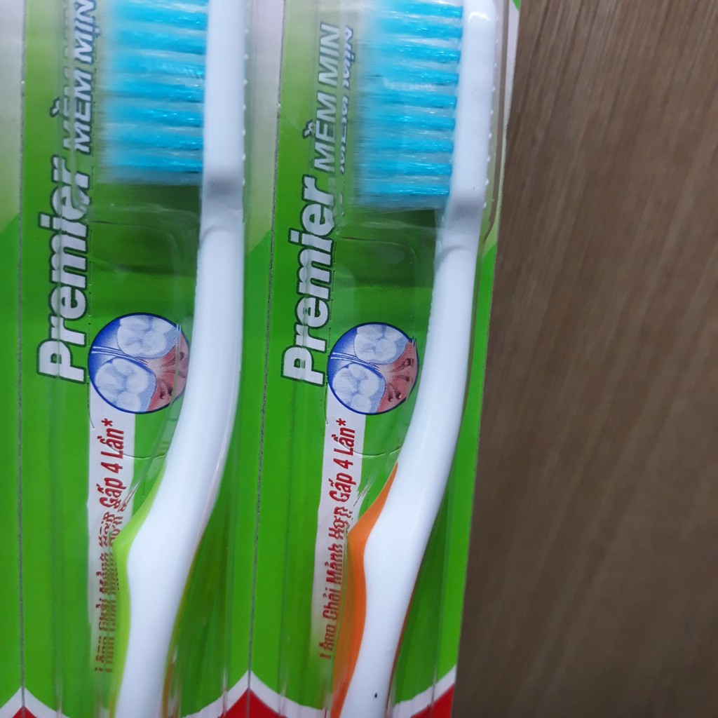 Bàn chải Colgate Premier Clean Mềm Mịn