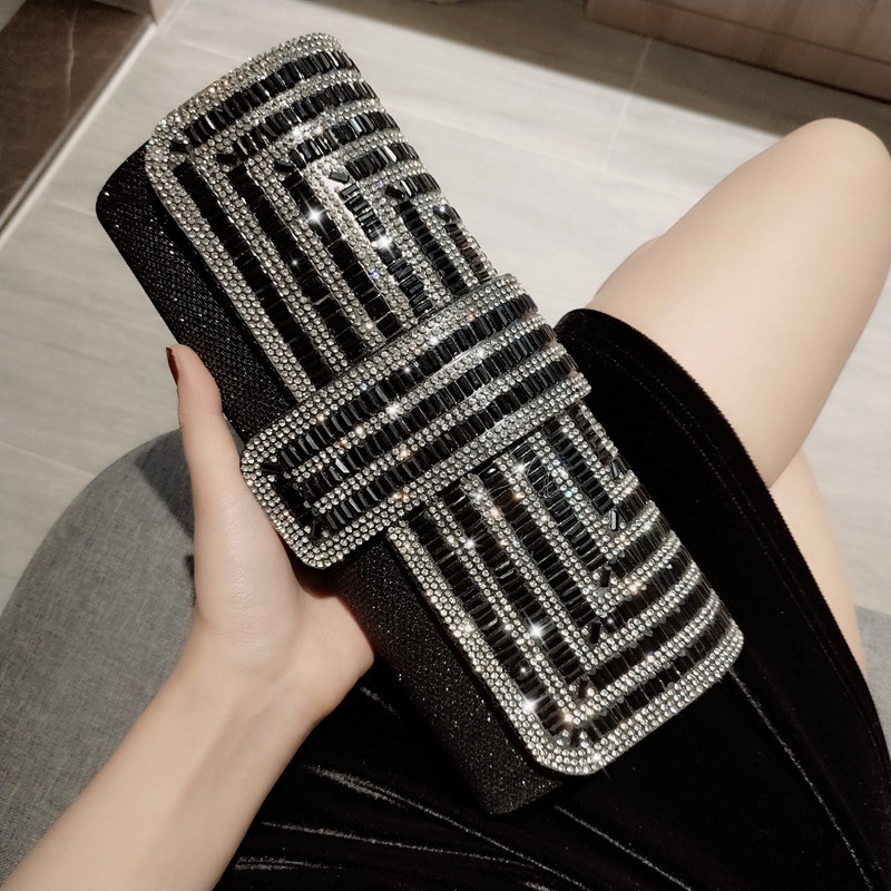 Ví cầm tay đính kim cương nhân tạo thời trang sang trọng 2022 phù hợp dự tiệc cho nữ