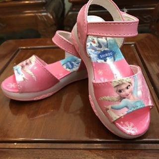 Giày sandal bé gái (lẻ size 22,23)