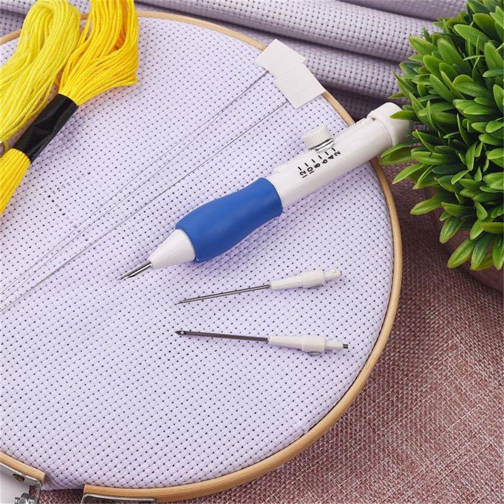 Dụng Cụ Xỏ Chỉ Bằng Kim Loại Tiện Dụng Và Bền