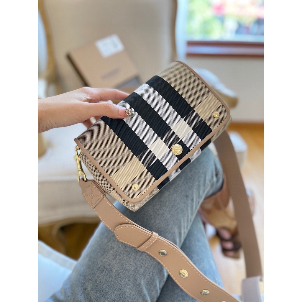Túi Đeo Chéo Burberry Thời Trang Sang Trọng Cho Nam Nữ