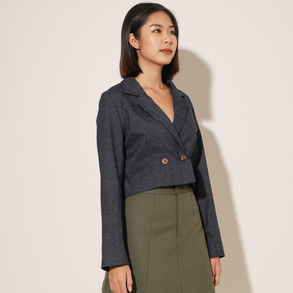 [Mã FAMALLT5 giảm 15% đơn 150k] Áo blazer nữ croptop thời trang GAGO buttons wrap collar crop blazer màu xanh đen GA3116 | BigBuy360 - bigbuy360.vn