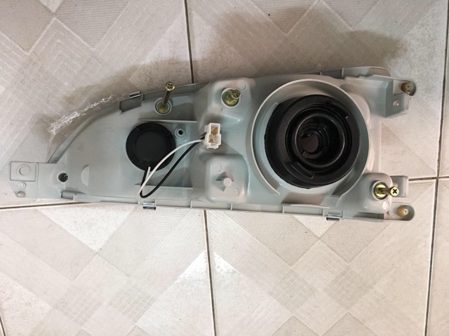 Đèn pha Daihatsu Citivan giá 1 cái