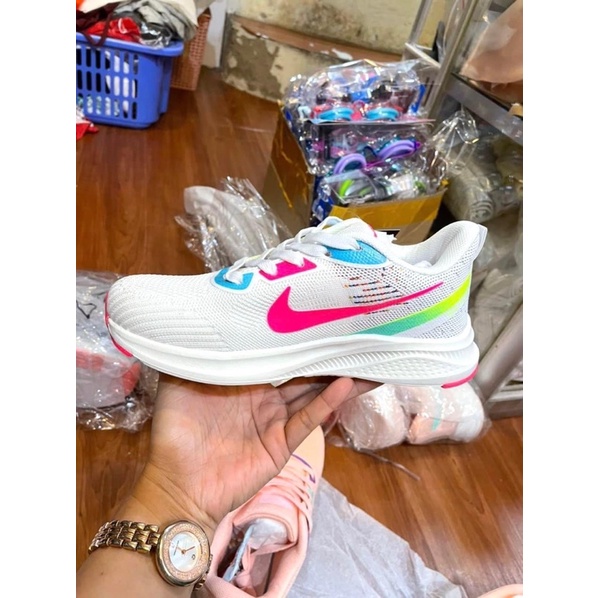 Giầy thể thao nữ