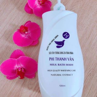 Sữa tắm trắng da mịn màng Phi Thanh vân
