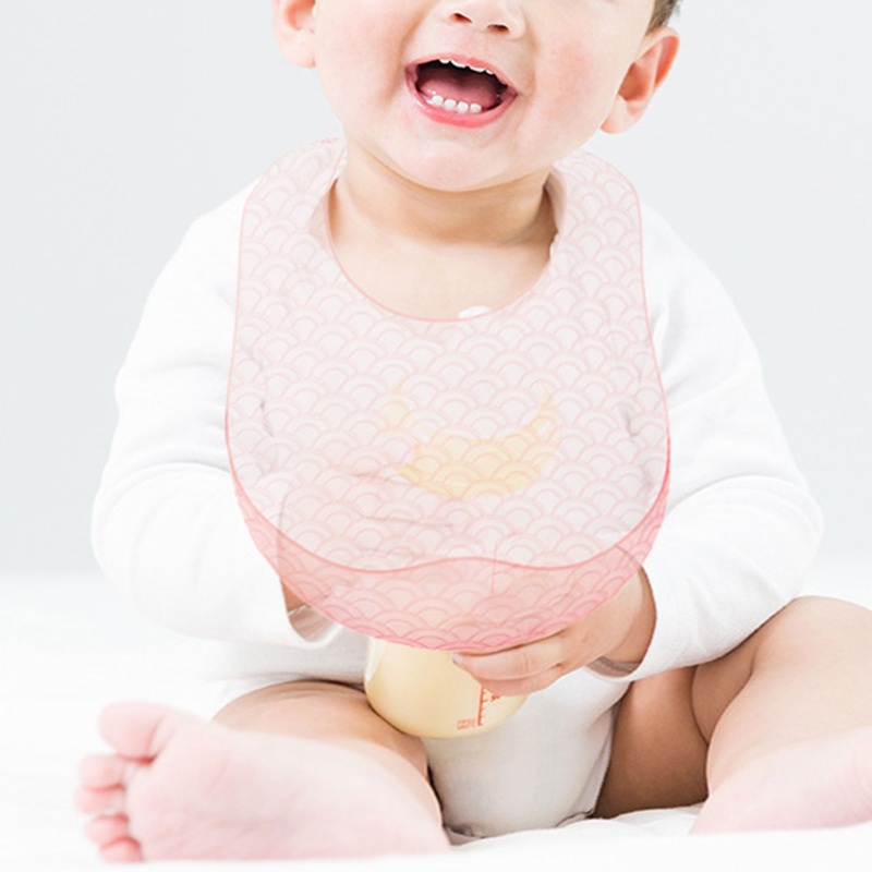 Yếm Ăn Silicone Không Chứa BPA Chống Nước Kèm Túi Đựng Cho Bé