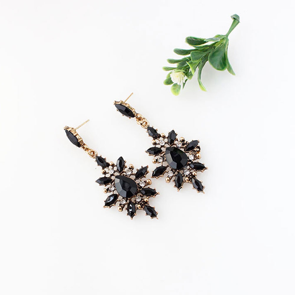 Khuyên tai thả dài mặt hình giọt nước lộng lẫy