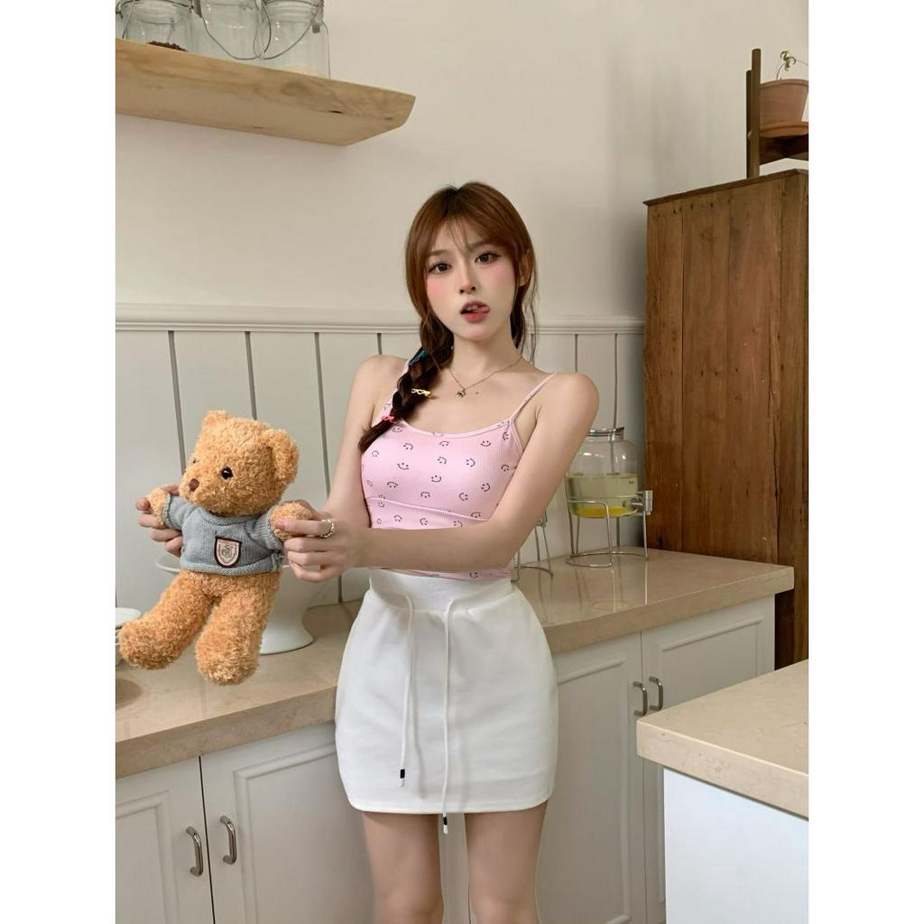 「 WELOVE1 」Áo Croptop Hai Dây Ôm Dáng Màu Hồng Trơn Quyến Rũ