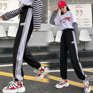 Quần thể thao form rộng theo phong cách Hàn Quốc hợp thời trang