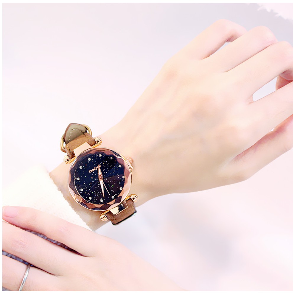 [CỰC ĐẸP] ĐỒNG HỒ NỮ DÂY DA CANDY CAT MẶT KIM TUYẾN 3D NGỌC NHÂN TẠO CỰC HOT DHD183 | BigBuy360 - bigbuy360.vn